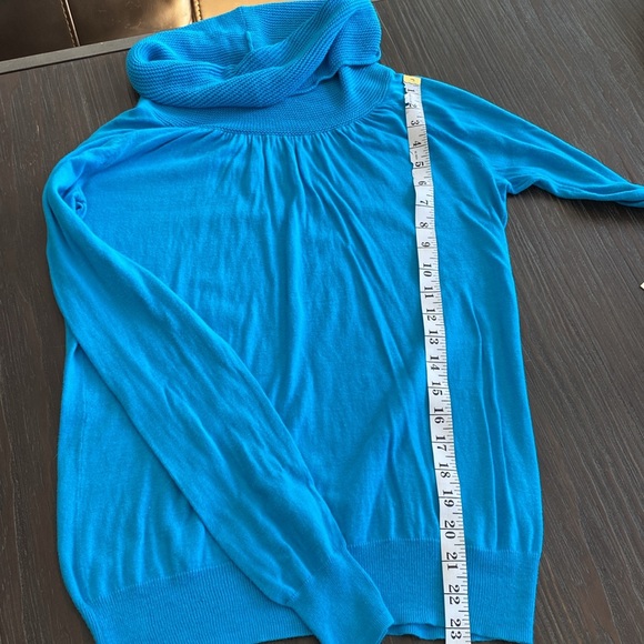 The Limited ladies teal cowl neck sweater in size large. - Picture 8 of 9